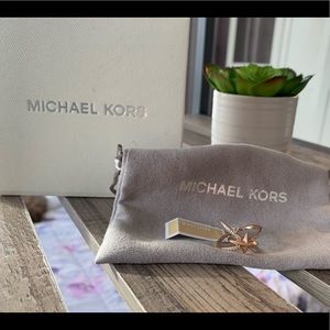NWT MICHAEL KORS ring